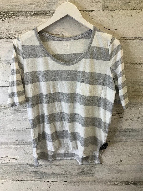 Grey & White Top Short Sleeve Jcp, Size M Beach