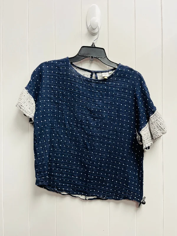 Top Short Sleeve By Clothes Mentor In Blue & White, Size: M Sophisticated Men's 