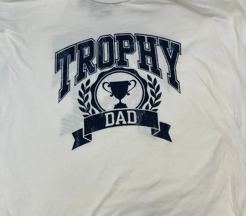 FUN RETRO TEES - TROPHY DAD Modern Men's Geometric