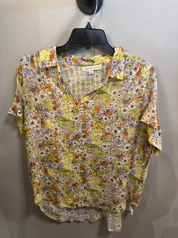 Top Short Sleeve By Jane And Delancey In Yellow, Size: M Sporty Men's Athleisure 